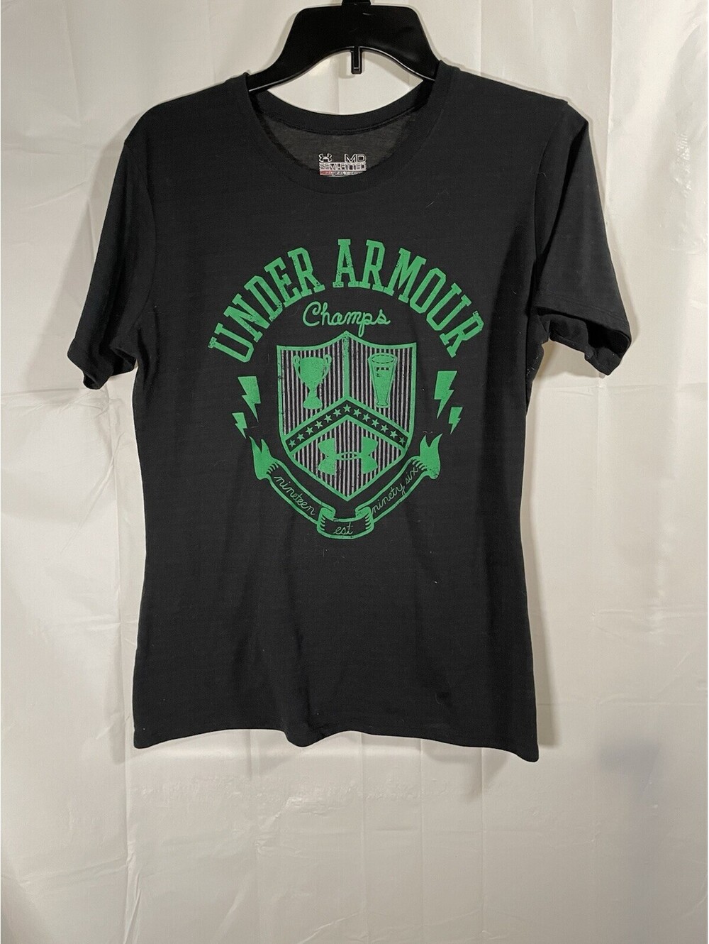 Under Armour Champs Crest T Shirt Womens MD Medium Black Green Semi-Fitted Tee